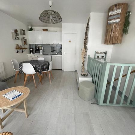 Houlgate Souplex 50M Plage Et Commerces Bagian luar foto