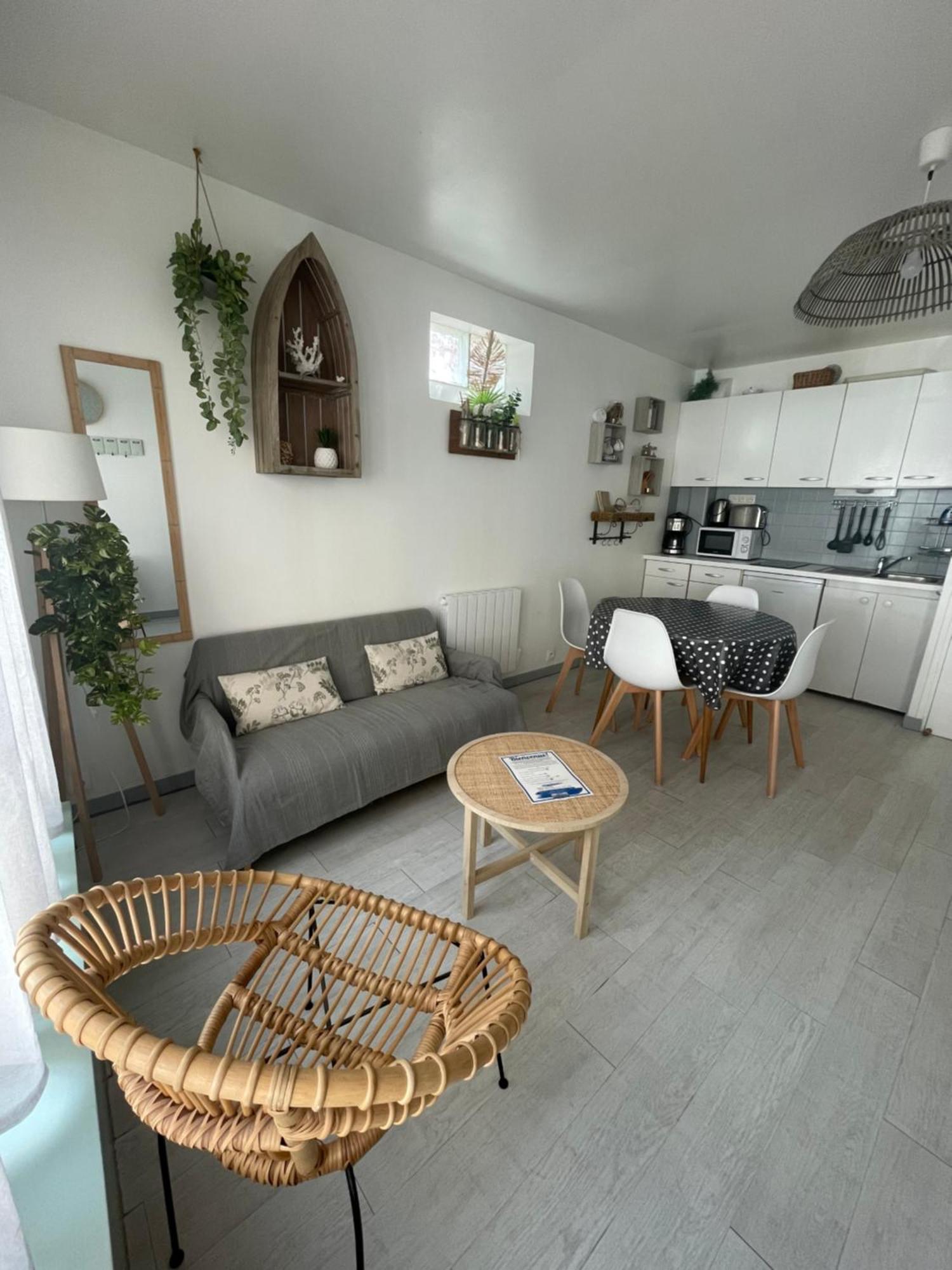 Houlgate Souplex 50M Plage Et Commerces Bagian luar foto