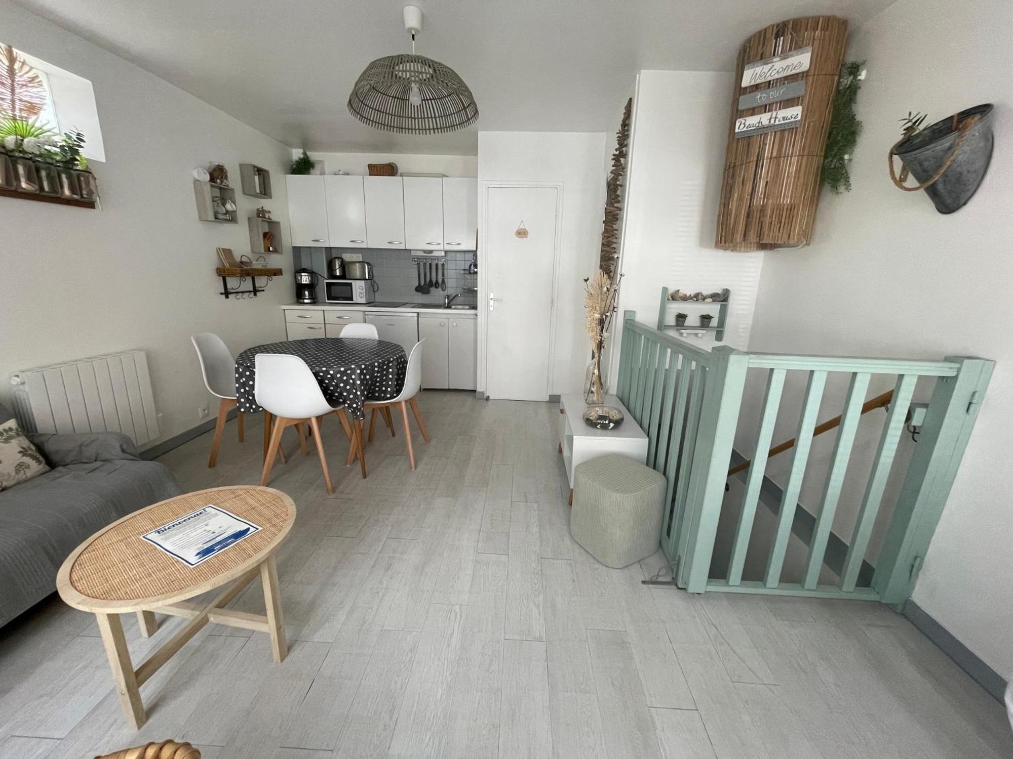 Houlgate Souplex 50M Plage Et Commerces Bagian luar foto