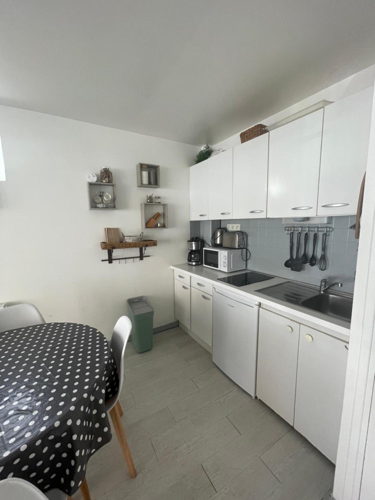 Houlgate Souplex 50M Plage Et Commerces Bagian luar foto